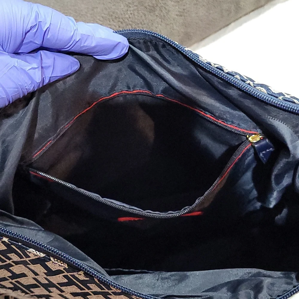 Tommy Hilfiger Purse - Picture 10 of 14